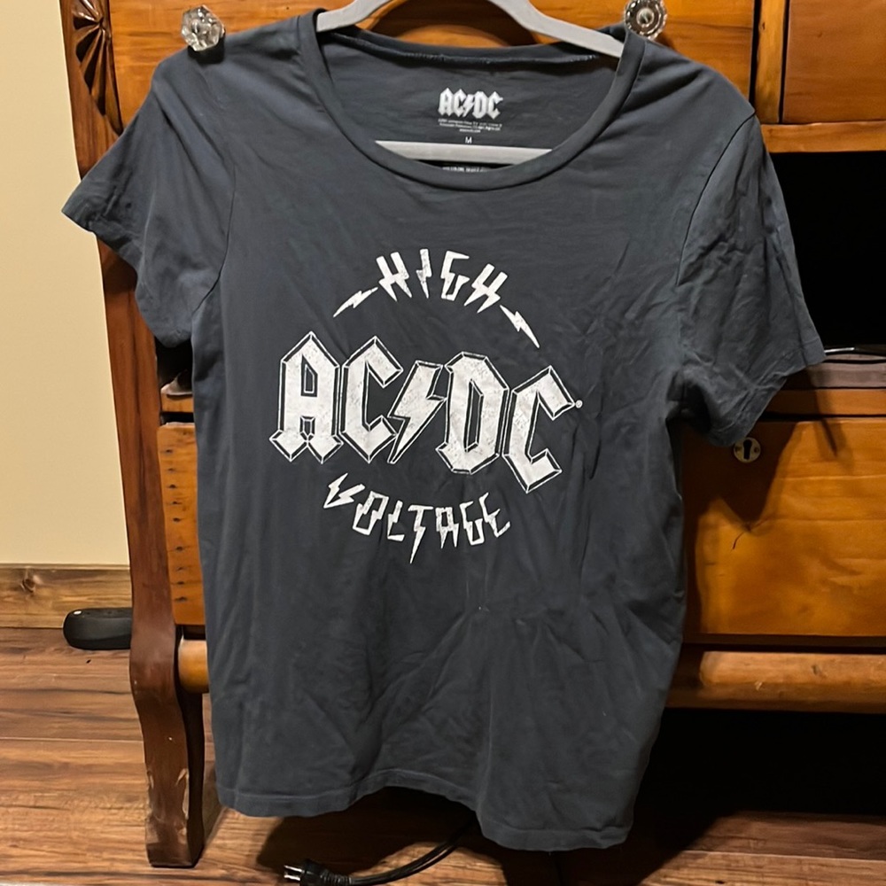 Grey AC/DC tee like new medium smoke free home